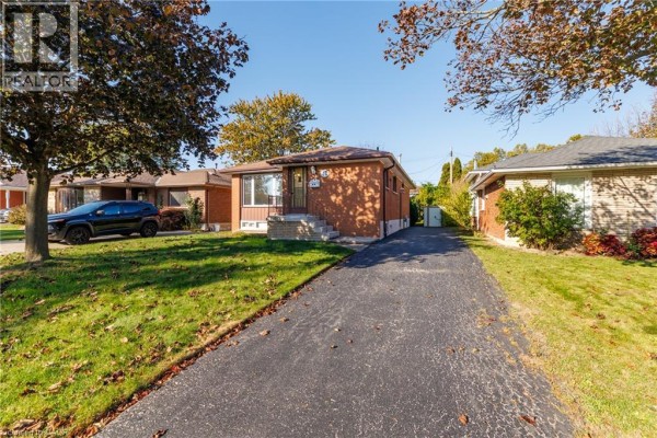2pc Bathroom - 18 Sycamore Street, Hamilton, ON L8T3N7 Photo 2