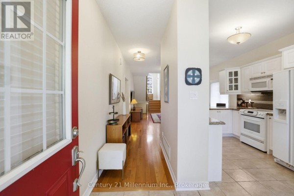 Laundry room - 18 Thomas Drive, Collingwood, ON L9Y0A6 Photo 5