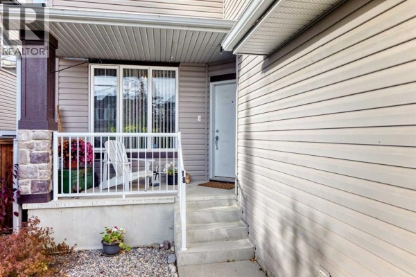 18 West Pointe Way, Cochrane, AB, photo 2