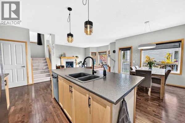 Dining room - 18 West Pointe Way, Cochrane, AB T4C0B9 Photo 4