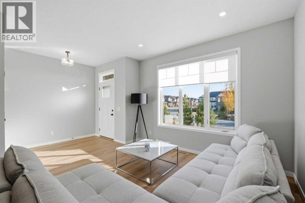 Kitchen - 18 Willow Green Link, Cochrane, AB T4C2S8 Photo 2