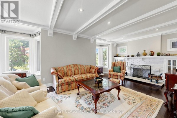 18 Yonge Boulevard, Toronto, ON, photo 3