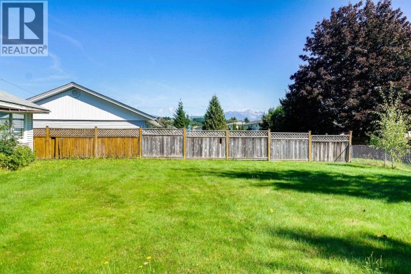 Primary Bedroom - 18 Yukon Street, Kitimat, BC V8C1Z2 Photo 4