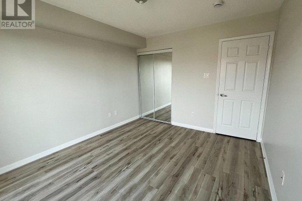 180 - 250 Sunny Meadow Boulevard, Brampton, ON L6R3Y6 Photo 5