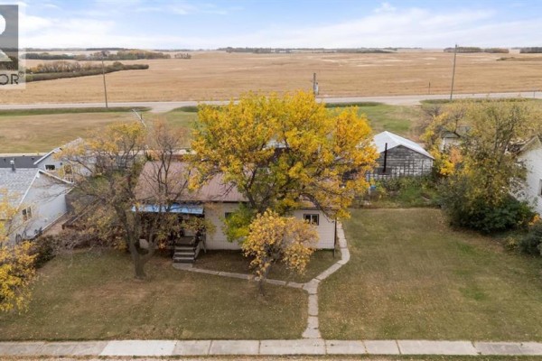 Den - 180 1 Street S, Edberg, AB T0B1J0 Photo 5