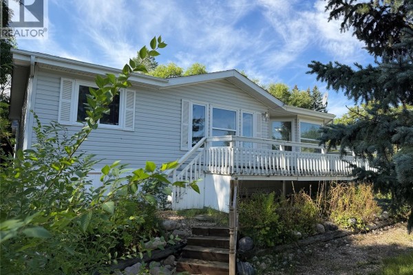 Living room - 180 10th Street, Buena Vista, SK S2V1B1 Photo 3