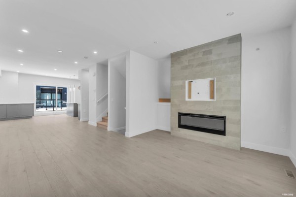 180 2277 Oak Meadows Drive, Surrey, BC V3Z0W6 Photo 5
