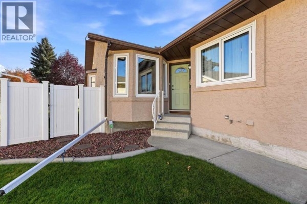4pc Bathroom - 180 Doran Crescent, Red Deer, AB T4R2K3 Photo 2