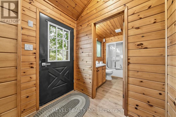 Laundry room - 180 Lake Road, Georgian Bay, ON L0K1S0 Photo 5
