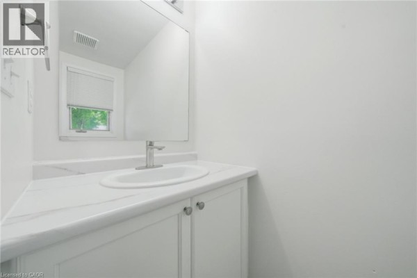 Bedroom - 180 Lawrence Lane, Fonthill, ON L2S1E4 Photo 5
