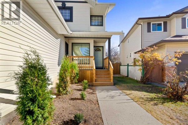 Family room - 180 Woodside Road Nw, Airdrie, AB T4B2E2 Photo 3