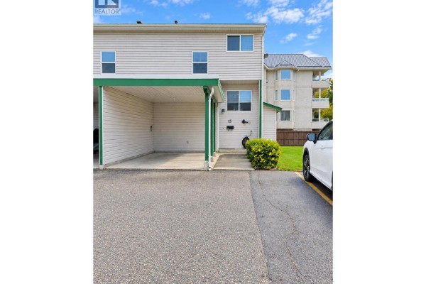 1800 2nd Street N Unit# 15, Cranbrook, BC, photo 2