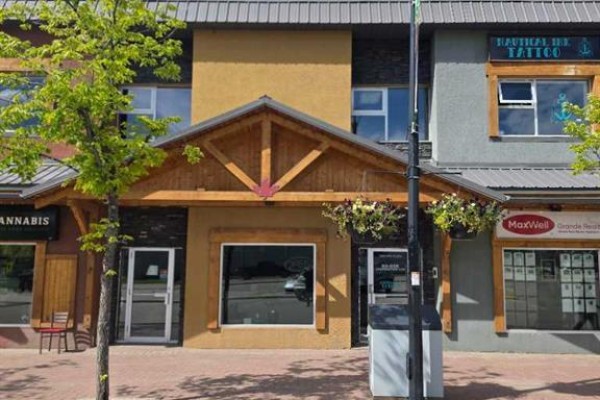1800 Pine Plaza, Grande Cache, AB, photo 2