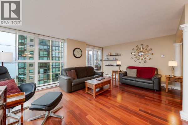 1801 717 Jervis Street, Vancouver, BC V6E4L5 Photo 2