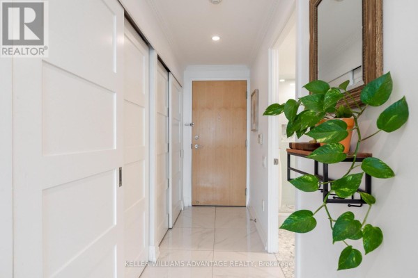 1802 - 1048 Broadview Avenue, Toronto, ON M4K2B8 Photo 2