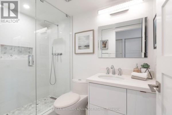 1802 - 1048 Broadview Avenue, Toronto, ON M4K2B8 Photo 3