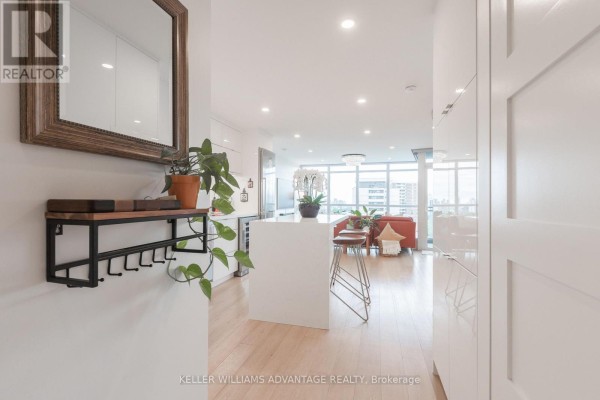 1802 - 1048 Broadview Avenue, Toronto, ON M4K2B8 Photo 4