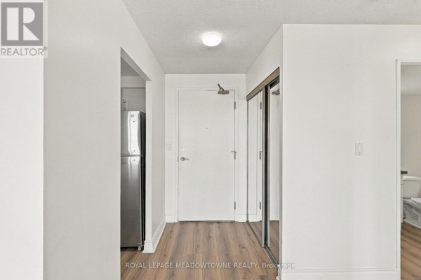 Solarium - 1802 - 145 Hillcrest Avenue, Mississauga, ON L5B3Z1 Photo 4
