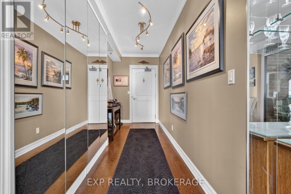 Living room - 1802 - 15 St Andrew Street, Brockville, ON K6V0B8 Photo 4