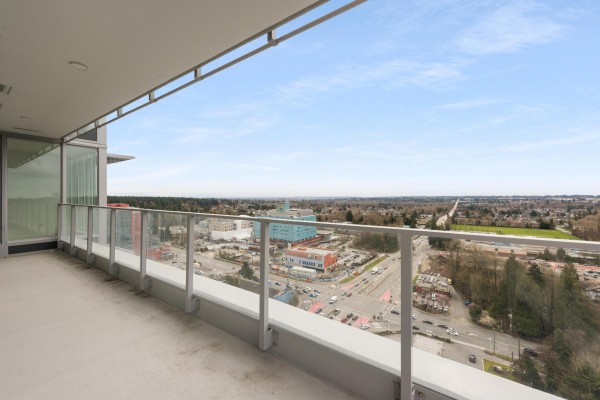 1802 9675 King George Boulevard, Surrey, BC, photo 3