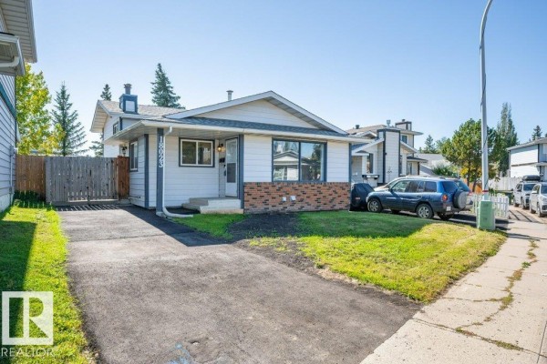 Primary Bedroom - 18023 73 Av Nw, Edmonton, AB T5T3K2 Photo 4