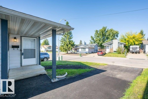 Bedroom 2 - 18023 73 Av Nw, Edmonton, AB T5T3K2 Photo 5