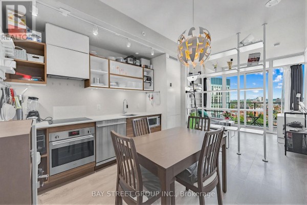 1803 - 125 Peter Street, Toronto, ON, photo 2