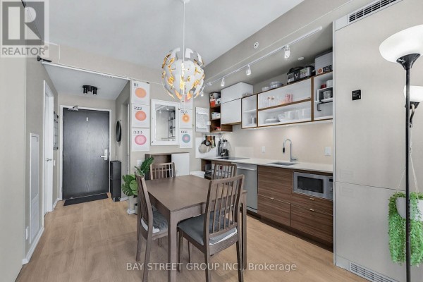 1803 - 125 Peter Street, Toronto, ON, photo 3