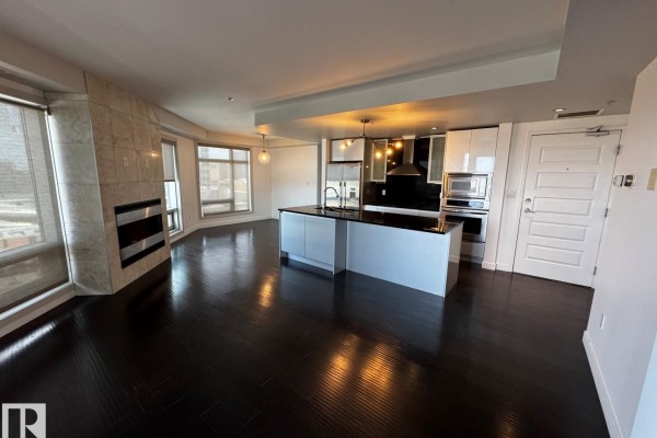 Kitchen - #1803 10388 105 St Nw, Edmonton, AB T5J0C2 Photo 3