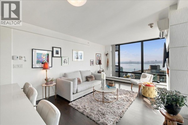 1803 151 W 2nd Street, North Vancouver, BC V7M3P1 Photo 3