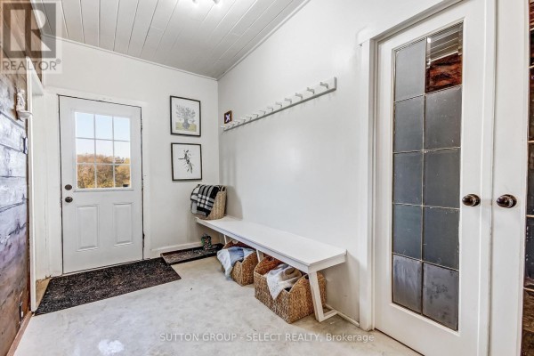 Bathroom - 18038 Thorndale Road, Thames Centre, ON N0M2P0 Photo 5