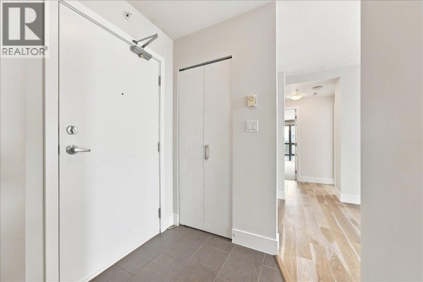 1804 2959 Glen Drive, Coquitlam, BC V3B0B8 Photo 3