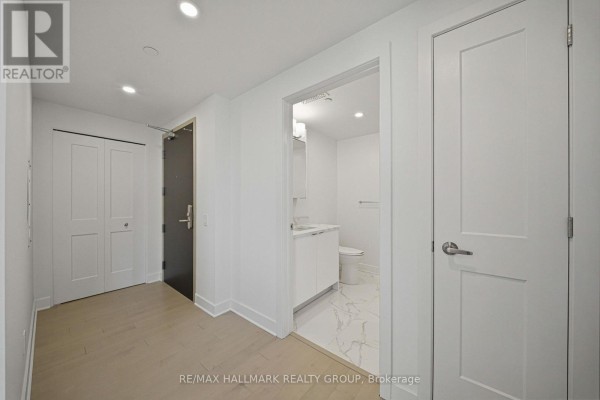 Kitchen - 1805 - 180 George Street, Ottawa, ON K1N0G8 Photo 3