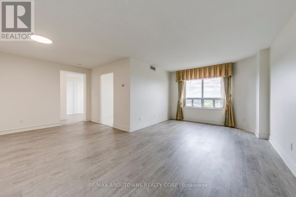 1805 - 5418 Yonge Street, Toronto, ON M2N6X4 Photo 5
