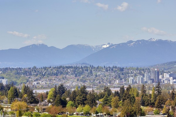 1805 13308 Central Avenue, Surrey, BC V3T0M4 Photo 2