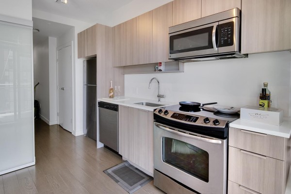 1805 13308 Central Avenue, Surrey, BC V3T0M4 Photo 3