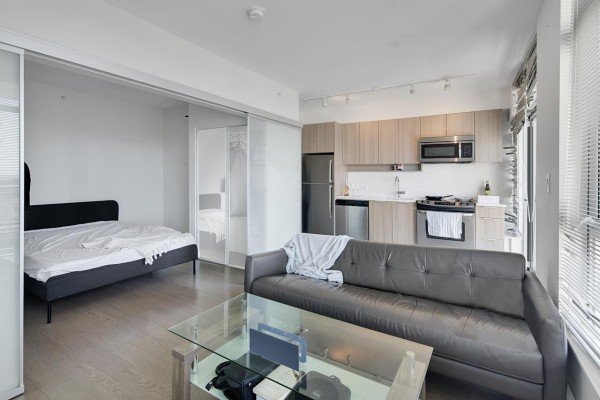 1805 13308 Central Avenue, Surrey, BC V3T0M4 Photo 4