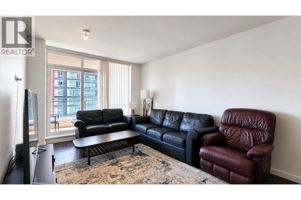 1805 3093 Windsor Gate, Coquitlam, BC V3B0N2 Photo 3