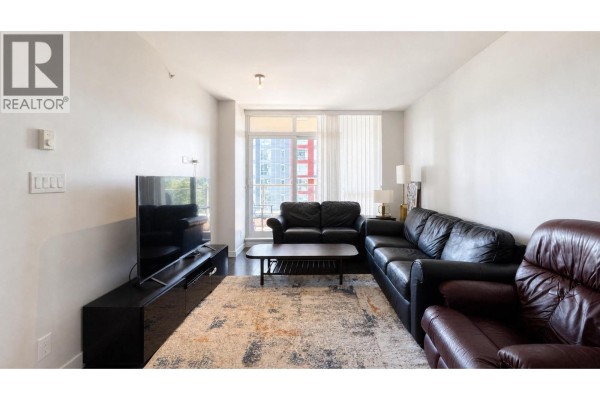 1805 3093 Windsor Gate, Coquitlam, BC V3B0N2 Photo 4