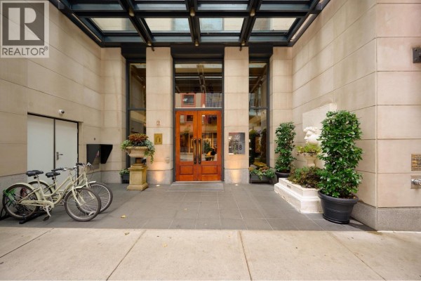 1805 788 Richards Street, Vancouver, BC V6B0C7 Photo 3