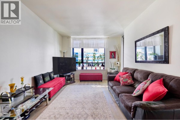 1805 788 Richards Street, Vancouver, BC V6B0C7 Photo 4