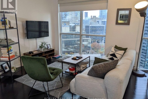 Den - 1806 - 1 The Esplanade Avenue, Toronto, ON M5E0A8 Photo 5
