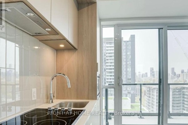 1806 - 130 River Street, Toronto, ON M5A3P7 Photo 4