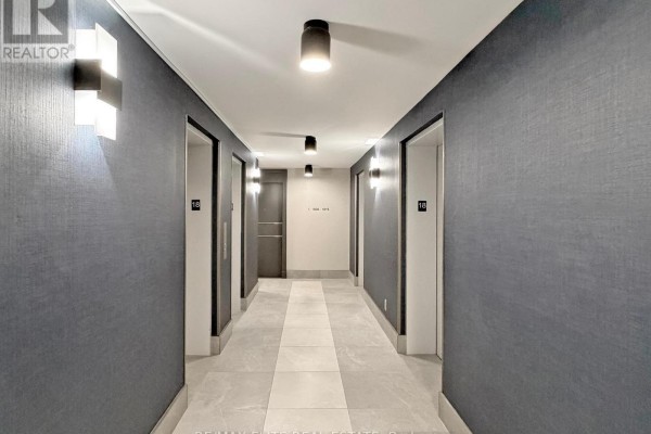 1806 - 30 Grand Trunk Crescent, Toronto, ON, photo 3