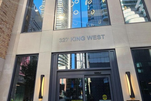 Dining room - 1806 - 327 King Street W, Toronto, ON M5V0W7 Photo 2