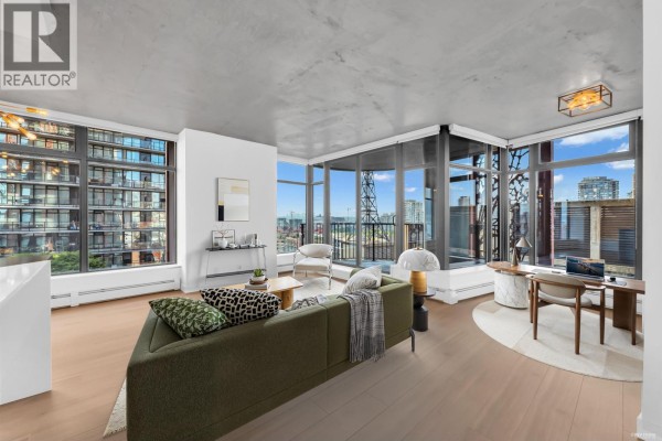 1806 128 W Cordova Street, Vancouver, BC V6B0E6 Photo 2