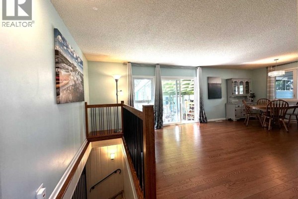 Bedroom - 1806 13 Avenue S, Lethbridge, AB T1K0S2 Photo 3