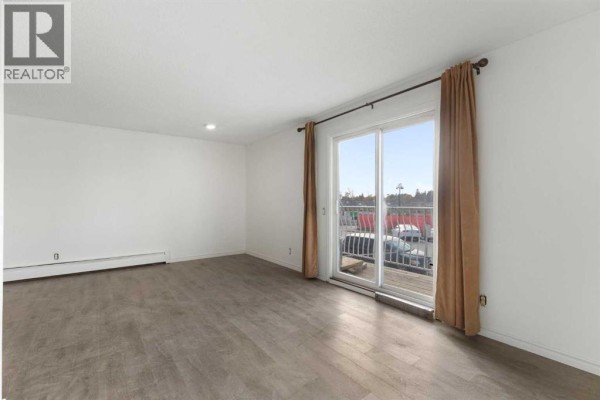 Kitchen - 1806 34 Street Se, Calgary, AB T2B0W4 Photo 5