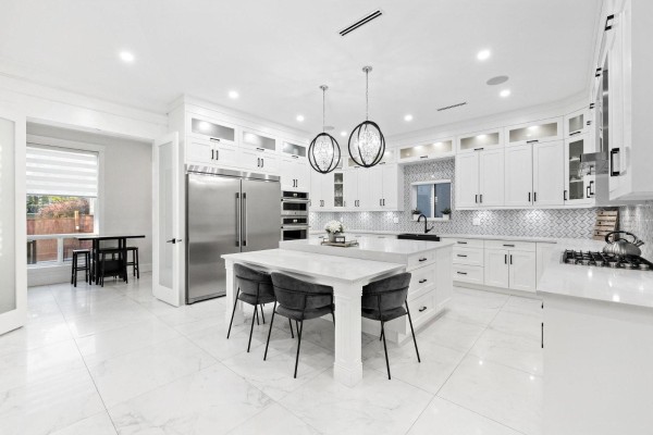 18065 58a Avenue, Surrey, BC V3S1N7 Photo 4