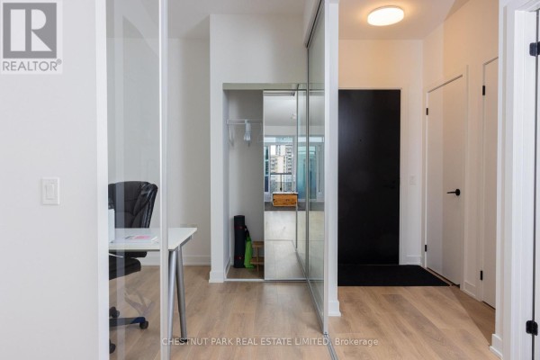 1807 - 117 Broadway Avenue, Toronto, ON M4P1V3 Photo 3